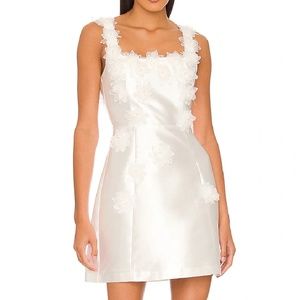 Elliatt Elder Dress in White (M)